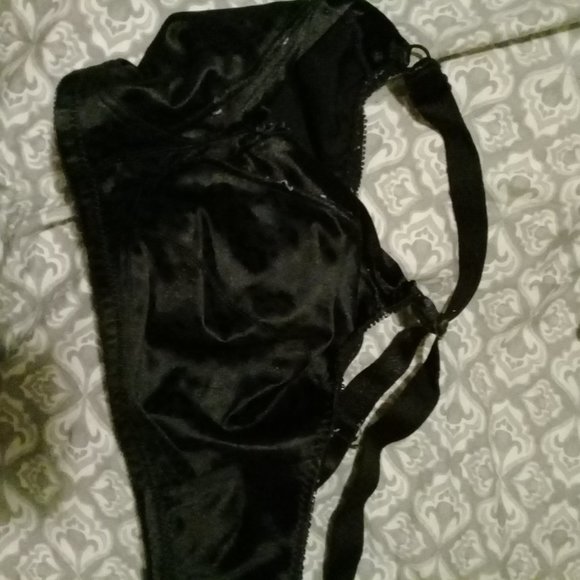 Bras - Picture 6 of 7